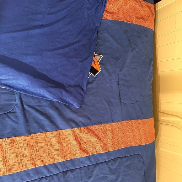 NBA NY Knicks BLANKET / TWIN Bed Comforter - Picture 3 of 5